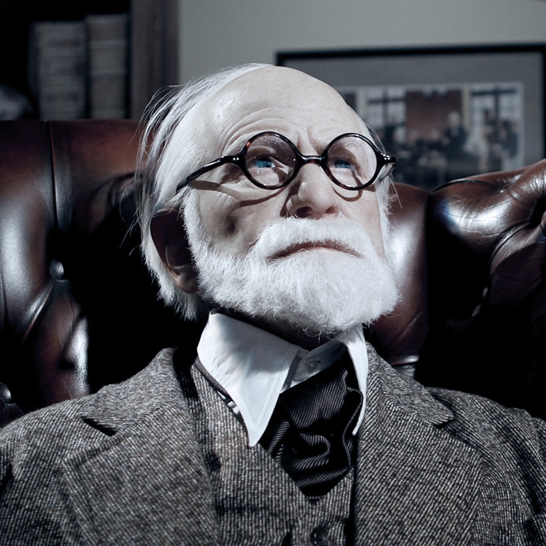 Illustration de l’émission STREAM n°11 qui s’intitule : La psychanalyse à l’épreuve de l’histoire et de la science. Il s’agit du buste d’un androïde représentant Sigmund Freud, pensif, assis dans un fauteuil, le regard levé vers le ciel.